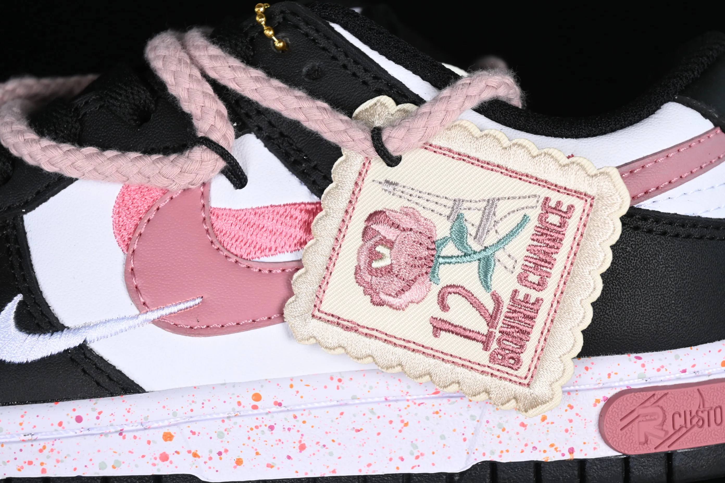 All Categories Nk SB Dunk Series Nk SB Dunk Low Low-top Sneakers Nk Dunk Low "Multi-Color Swoosh" Rose Heart Soft Mist Pink Cloth Patch SB Strap Low-top Casual Sneakers FD4623-131